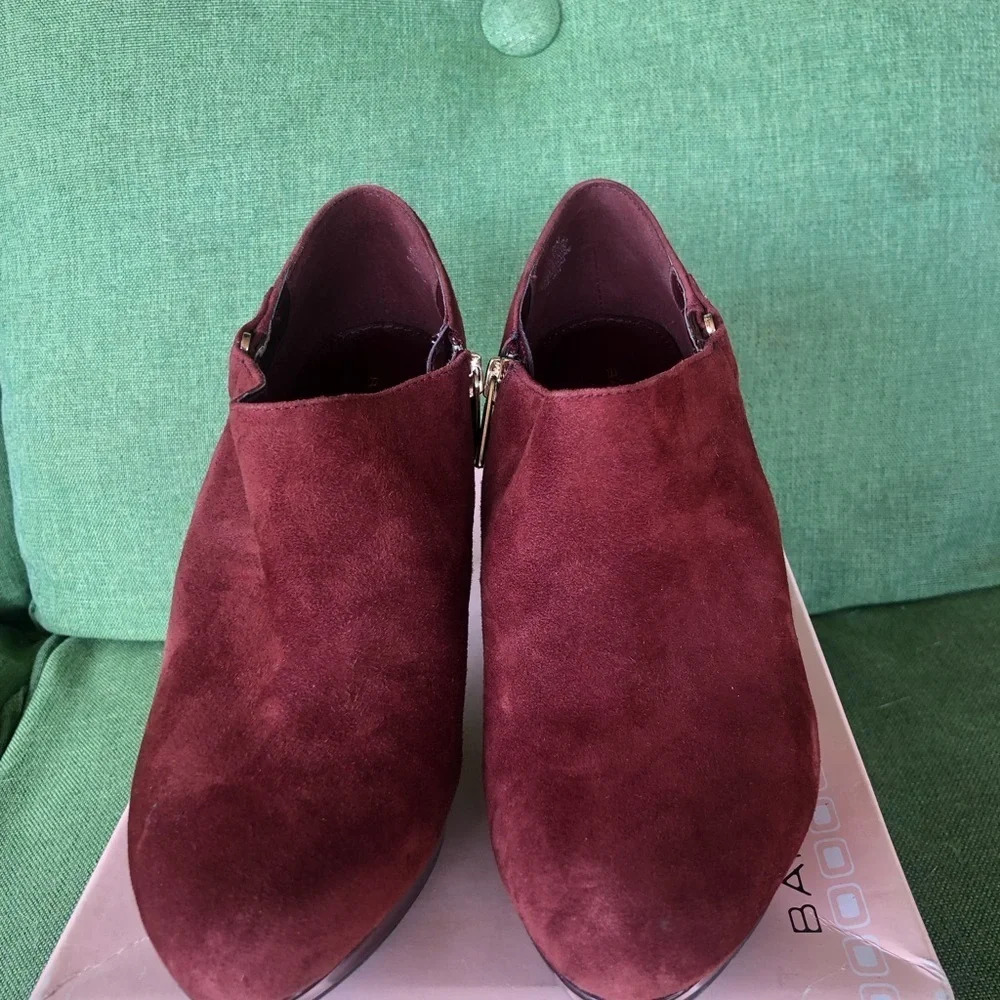 Bandolino women’s suede/leather booties - Picture 2 of 5